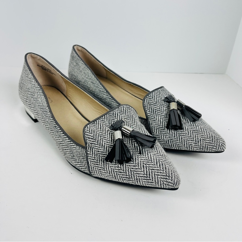 Cato Herringbone Pointed Flat 10